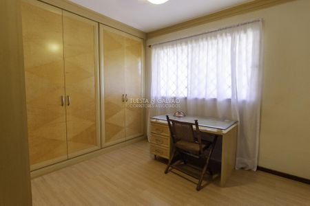 30_photo/94dce3ffc3.3fb4bb6867ac5dd3-ATLAS-145ef3f4-579d-494f-b68a-5fe9cb6e7db1.jpg de casa à venda com 4 quartos, 421m² em Mercês, Curitiba