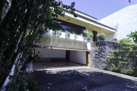 42_photo/94dce3ffc3.3fb4bb6867ac5dd3-ATLAS-62e37af9-e15b-4db6-bbc6-fc46f99cdfa6.jpg de casa à venda com 4 quartos, 421m² em Mercês, Curitiba