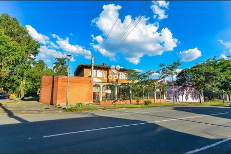 8_photo/94dce3ffdb.8c14be5707b129f9-ATLAS-7f3c37ac-3ebd-485d-a4e7-c8f4440eb0d0.jpg de casa à venda com 4 quartos, 185m² em Mercês, Curitiba