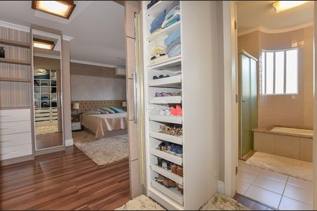 7_photo/94dce400c1.e9bc35269128f7e8-ATLAS-30f53a1e-d644-4481-8cd7-e59a6a076209.jpg de casa à venda com 5 quartos, 200m² em Mercês, Curitiba