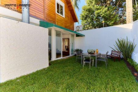 6_photo/94dce400dd.ef35691447b2b545-ATLAS-3c4f66ee-96a8-4f6a-88da-8e21b897442b.jpg de casa à venda com 3 quartos, 204m² em Mercês, Curitiba