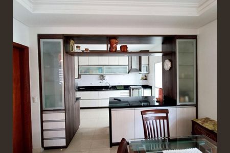 3_photo/94dce4039f.9c16890d59937ae3-ATLAS-bbcea34e-5c46-4d4e-8da8-566a8a6d7aac.jpg de casa à venda com 3 quartos, 190m² em Bom Retiro, Curitiba