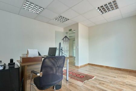 3_photo/94dce404b5.70986b2d83168018-ATLAS-b9be10ef-fb30-4581-8f10-e82883c21eaf.jpg de casa à venda com 6 quartos, 312m² em São Francisco, Curitiba