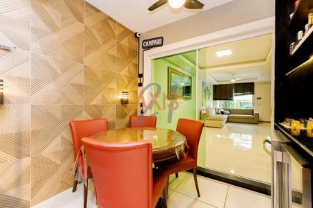 4_photo/94dce404c9.4f48e483d4bcdc3b-ATLAS-0c5fb6c8-1bc1-4e06-b756-555ae78d594c.jpg de casa de condomínio à venda com 3 quartos, 229m² em São Francisco, Curitiba