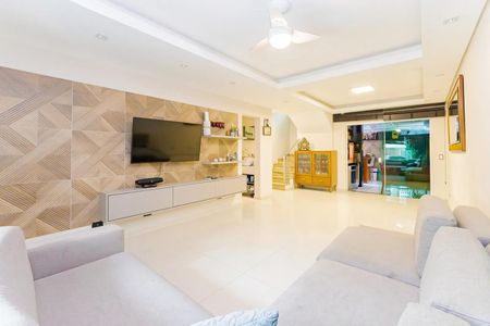 6_photo/94dce404c9.4f48e483d4bcdc3b-ATLAS-0fd37d31-6981-4e44-9ac3-a6b571022592.jpg de casa de condomínio à venda com 3 quartos, 229m² em São Francisco, Curitiba