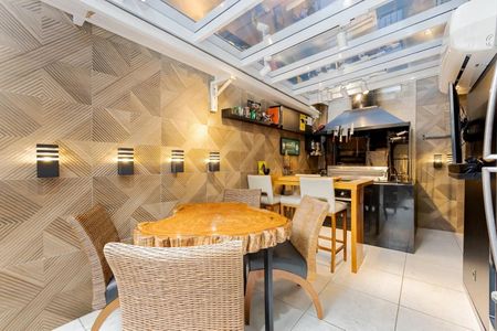 7_photo/94dce404c9.4f48e483d4bcdc3b-ATLAS-a740ffdf-aa02-42d7-b7c2-5ff91076160d.jpg de casa de condomínio à venda com 3 quartos, 229m² em São Francisco, Curitiba