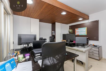 4_photo/94dce4052d.0dba02f6e03a3679-ATLAS-3dcc8f2a-343a-4c5c-a449-ce9921ea6bba.jpg de casa à venda com 3 quartos, 650m² em Centro, Curitiba