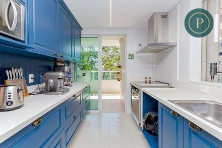 5_photo/94dce405cb.3e837fa98be3ad59-ATLAS-e1b8cd61-4ccd-48dc-b72d-7a02f2cc7f70.jpg de apartamento à venda com 4 quartos, 245m² em São Francisco, Curitiba