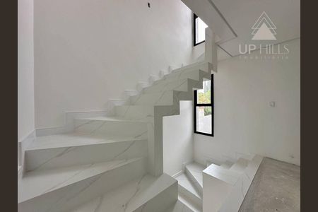 12_photo/94dce406cf.0e64d75f6b29b2b4-ATLAS-4707a7e9-8ffb-47f0-b5a8-c8f7238378bc.jpg de casa à venda com 3 quartos, 158m² em Mercês, Curitiba