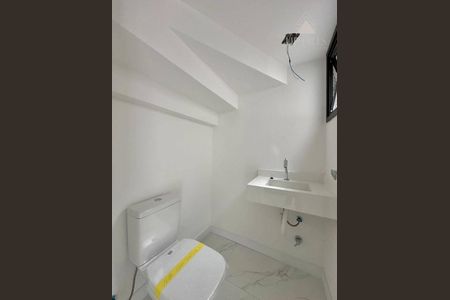 18_photo/94dce406cf.0e64d75f6b29b2b4-ATLAS-5d4e5f59-a10c-4da2-bcac-e7a4e4d238e4.jpg de casa à venda com 3 quartos, 158m² em Mercês, Curitiba