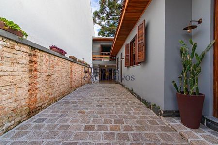 27_photo/94dce407eb.9c5959cca0926d06-ATLAS-ea5bbb32-b89b-45dd-b843-7e0729f50721.jpg de casa para alugar com 3 quartos, 300m² em Mercês, Curitiba