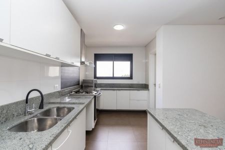 2_photo/94dce4082d.4a54a812a85c2a69-ATLAS-703d5d04-c555-466b-ac7e-9f2f122c4fc3.jpg de apartamento para alugar com 3 quartos, 150m² em Centro, Curitiba