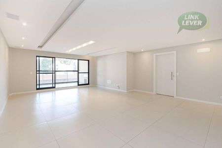 4_photo/94dce4082d.9e95a14b71ddd06e-ATLAS-d7e19ee5-4f99-444a-beb8-dcfba943d5dd.jpg de apartamento à venda com 3 quartos, 155m² em Centro, Curitiba