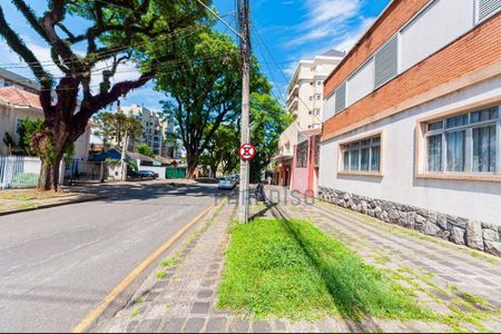 7_photo/94dce40839.2c15601846e0cf59-ATLAS-6f3f5426-135b-4261-a32d-232b4f7d6c2e.jpg de casa à venda com 5 quartos, 238m² em Mercês, Curitiba