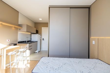 4_photo/94dce40aa1.69ff69849dda44c7-ATLAS-8f8f0103-5f56-4e41-a483-4852eee1f33e.jpg de apartamento para alugar com 1 quarto, 20m² em Batel, Curitiba