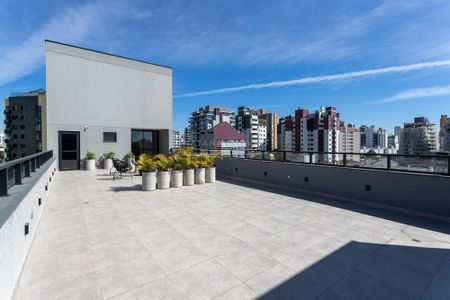 5_photo/94dce40aad.0e451808c92839e2-ATLAS-0f2b8dcc-060d-4eef-8834-51a73aeb9934.jpg de kitnet/studio à venda com 1 quarto, 51m² em Centro, Curitiba