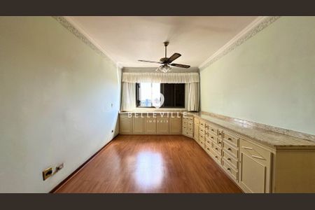 6_photo/94dce40ab5.2d3ac289e0c8b5b7-ATLAS-2f19474f-230e-4736-8a08-acfc18e44340.jpg de apartamento à venda com 4 quartos, 225m² em Centro, Curitiba