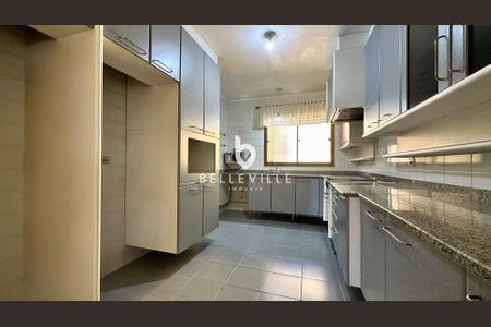 12_photo/94dce40ab5.2d3ac289e0c8b5b7-ATLAS-4c35bb05-e805-4232-a466-cccd693a7c6c.jpg de apartamento à venda com 4 quartos, 225m² em Centro, Curitiba