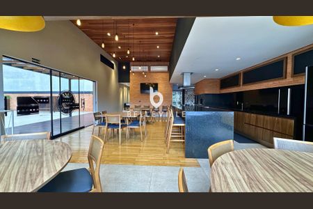 31_photo/94dce40ab5.2d3ac289e0c8b5b7-ATLAS-6a987565-a79f-42c2-bf1d-c9b7c73acef0.jpg de apartamento à venda com 4 quartos, 225m² em Centro, Curitiba