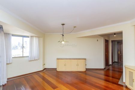 5_photo/94dce40ab5.6a7071303d858c4e-ATLAS-11e1388f-dee5-4ce7-b9c0-45b772f511eb.jpg de apartamento à venda com 4 quartos, 225m² em Centro, Curitiba