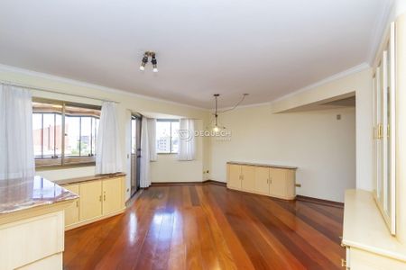 5_photo/94dce40ab5.6a7071303d858c4e-ATLAS-2a606b71-e089-4bb1-9c56-8596bfbd8ddc.jpg de apartamento à venda com 4 quartos, 225m² em Centro, Curitiba