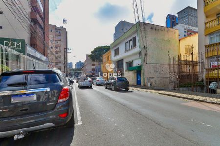 36_photo/94dce40b11.2e726a2ec2d19c51-ATLAS-2e1d6f2a-0ea5-4a5d-bc0c-083d376364e2.jpg de apartamento à venda com 4 quartos, 136m² em Centro, Curitiba