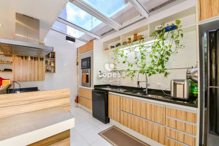 9_photo/94dce40b11.2e726a2ec2d19c51-ATLAS-5295fef7-1b96-41b2-beb7-e3cf4938ce26.jpg de apartamento à venda com 4 quartos, 136m² em Centro, Curitiba