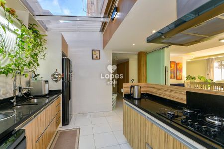 10_photo/94dce40b11.2e726a2ec2d19c51-ATLAS-ddfacaa7-729f-4bef-9411-676b956ec511.jpg de apartamento à venda com 4 quartos, 136m² em Centro, Curitiba