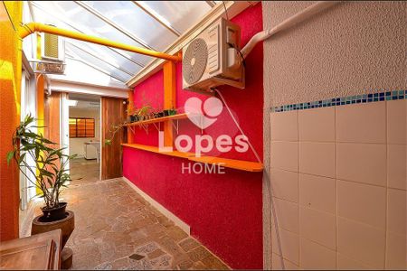 28_photo/94dce40b11.481bc2eec9427697-ATLAS-5c8a06c5-6c05-4202-ba12-cee488f2076b.jpg de apartamento à venda com 4 quartos, 123m² em Centro, Curitiba