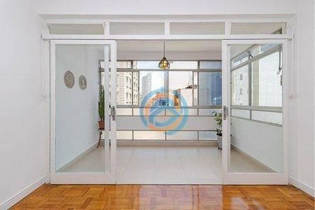 3_photo/94dce40b57.a67761edde131b11-ATLAS-0a0d2135-1510-4b1d-9892-5470a5b65167.jpg de apartamento à venda com 3 quartos, 220m² em Centro, Curitiba