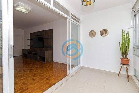 11_photo/94dce40b57.a67761edde131b11-ATLAS-5c449de2-c16f-4e45-bc0f-dea9eaeb4131.jpg de apartamento à venda com 3 quartos, 220m² em Centro, Curitiba