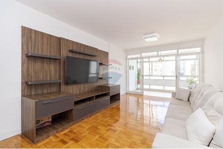 5_photo/94dce40b59.131c711fc740dfc3-ATLAS-1e9b50e8-cce7-4c20-850f-ee4f043f2e94.jpg de apartamento à venda com 3 quartos, 210m² em Centro, Curitiba