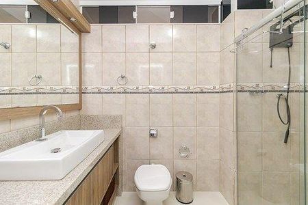 3_photo/94dce40b5b.badfd497b63a3b5d-ATLAS-17596462-0307-4e5d-b105-7b8a05300a1e.jpg de apartamento à venda com 3 quartos, 220m² em Centro, Curitiba