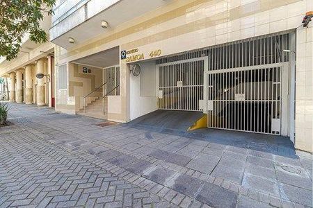 7_photo/94dce40b5b.badfd497b63a3b5d-ATLAS-1eafdbee-c122-4ab3-b0cb-b2808f1e4f6a.jpg de apartamento à venda com 3 quartos, 220m² em Centro, Curitiba