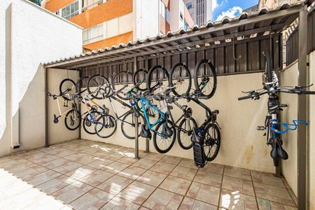 25_photo/94dce40b6d.cfaae28da06da296-ATLAS-74b4ebfd-0bbb-48ea-80e5-0a2a6a55dabf.jpg de apartamento à venda com 3 quartos, 69m² em Centro, Curitiba