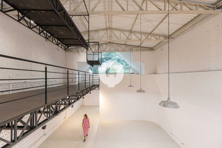 3_photo/94dce40bd1.c48b7c1e58d559fc-ATLAS-16c93d7c-34be-4c75-8fe3-3f86a117f928.jpg de casa à venda com 1 quarto, 192m² em Mercês, Curitiba