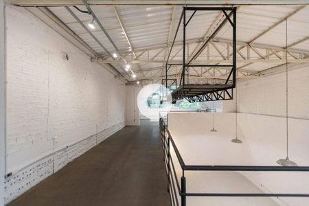 7_photo/94dce40bd1.c48b7c1e58d559fc-ATLAS-37e5930c-50b4-41e6-8ed3-36d54214e294.jpg de casa à venda com 1 quarto, 192m² em Mercês, Curitiba