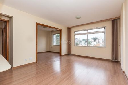 5_photo/94dce40bf1.efed5efdd4f8381b-ATLAS-1cf8ee8c-5dab-45a4-93d8-cbad3a5eba7d.jpg de apartamento à venda com 2 quartos, 82m² em Centro, Curitiba