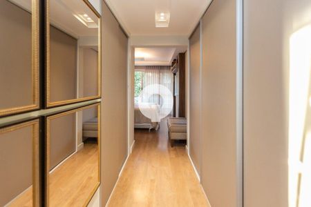 19_photo/94dce40c19.cb4a3f4e1d4d223a-ATLAS-2aa7af0e-c9f1-49d6-8659-35d4e3f66fd4.jpg de apartamento à venda com 4 quartos, 200m² em São Francisco, Curitiba