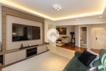 5_photo/94dce40c19.cb4a3f4e1d4d223a-ATLAS-ae4c05e2-4b32-41e1-83ed-441412b62e3d.jpg de apartamento à venda com 4 quartos, 200m² em São Francisco, Curitiba