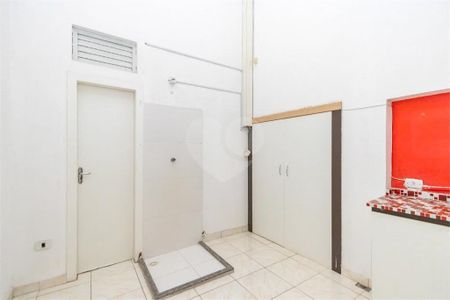 5_photo/94dce40c51.59b9fa3339c8dcb8-ATLAS-b6605561-95da-4c37-bbb8-38e6c456ef3f.jpg de apartamento à venda com 0 quarto, 201m² em Centro, Curitiba