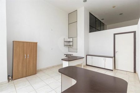 6_photo/94dce40c51.59b9fa3339c8dcb8-ATLAS-c94ed6e5-4e9a-4466-8e89-9ea8c0c16573.jpg de apartamento à venda com 0 quarto, 201m² em Centro, Curitiba