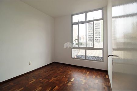 3_photo/94dce40c8f.deae4eebf12c2c78-ATLAS-93233a58-405e-44a1-afcb-ecac98f9fbe8.jpg de apartamento para alugar com 3 quartos, 83m² em Centro, Curitiba