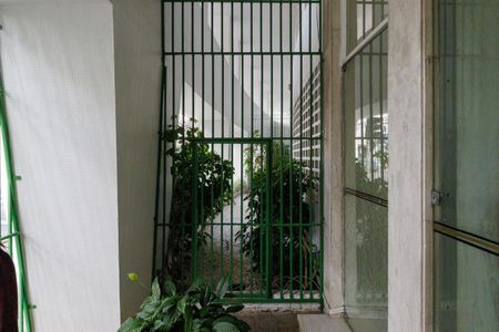 8_photo/94dce40c9d.44dc656938ce53b0-ATLAS-6452ed50-73ce-433a-a78b-255493473ba9.jpg de apartamento à venda com 3 quartos, 205m² em Centro, Curitiba