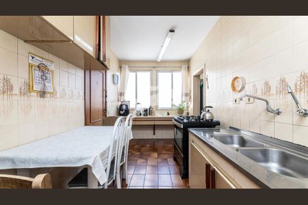 3_photo/94dce40cdb.97b1effdb65f3796-ATLAS-1ae757e4-de37-40f8-a309-b37723e367f8.jpg de apartamento à venda com 4 quartos, 140m² em Centro, Curitiba