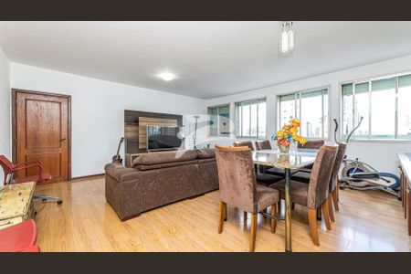 9_photo/94dce40cdb.97b1effdb65f3796-ATLAS-52f3b324-58c7-4126-8e3e-d484d51234db.jpg de apartamento à venda com 4 quartos, 140m² em Centro, Curitiba