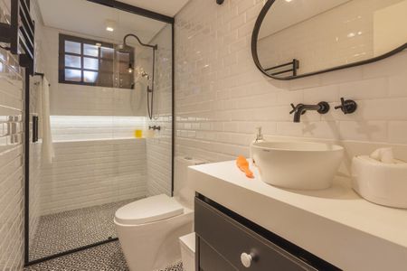 8_photo/94dce40cdb.a2de6096fa775c00-ATLAS-38b292ea-e278-448a-b7f7-95d38a3079b3.jpg de apartamento à venda com 4 quartos, 140m² em Centro, Curitiba