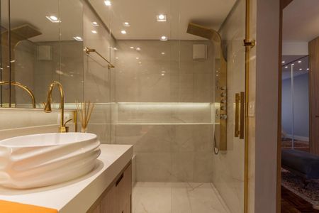 29_photo/94dce40cdb.a2de6096fa775c00-ATLAS-b8de6d1e-909b-4ca5-abc6-80ab00e75c9f.jpg de apartamento à venda com 4 quartos, 140m² em Centro, Curitiba