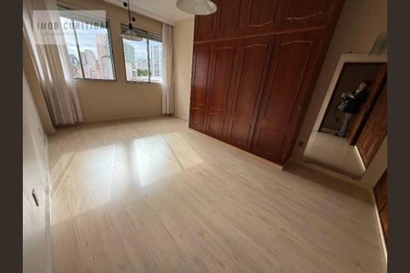 23_photo/94dce40cdb.bfe76cde95ba9cb3-ATLAS-a4727580-cd60-4565-8d59-4aa311e7a85a.jpg de apartamento à venda com 3 quartos, 146m² em Centro, Curitiba