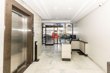 28_photo/94dce40cdb.c4a86b3c211625c7-ATLAS-39e2ada8-dae2-42eb-9fd4-9748e44cc0e6.jpg de apartamento à venda com 2 quartos, 140m² em Centro, Curitiba